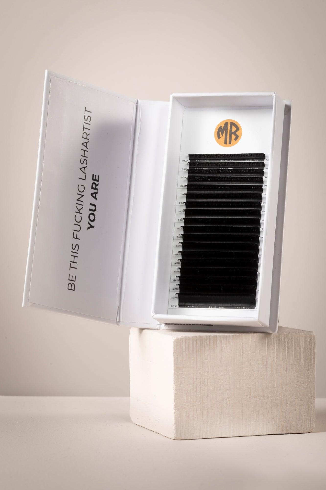 Extensions de cils Volume Russe - Simple Curl- D & CC - Black 0,07 - Madame Rebecca